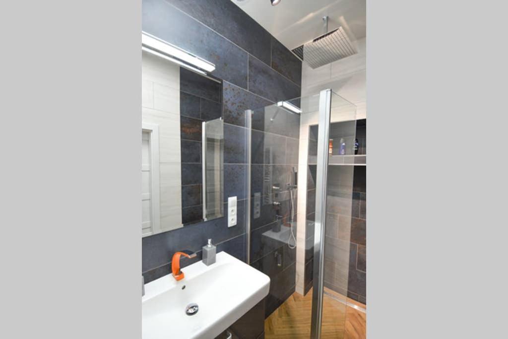 Brandly New Apartment Andel Prague Exterior photo